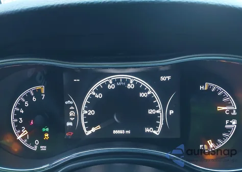 2020 Jeep Grand Cherokee Altitude 4X2 from USA, damaged, VIN 1C4RJEAG4LC404340